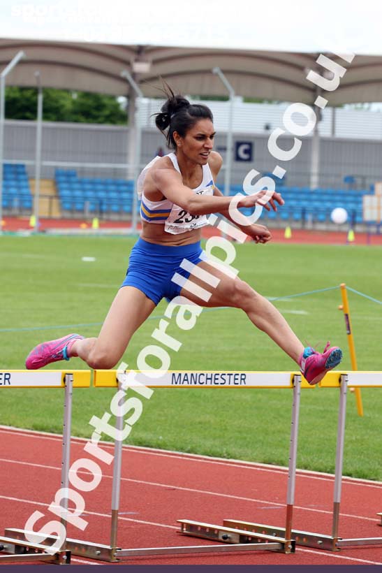 Senior womens 400 metres hurdles, Northern Senior and Under-20s Champs., SportsCity, Manchester. Photo: David T. Hewitson/Sports for All Pics